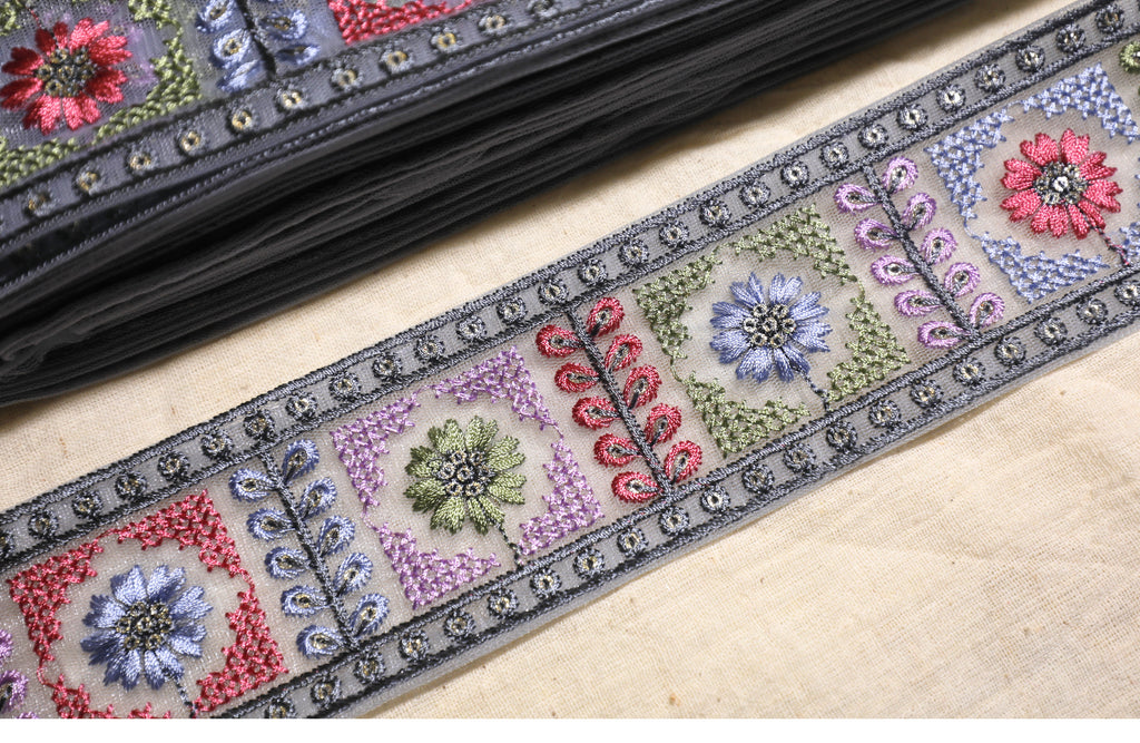 OD2512 Vintage Floral Box Embroidered Trim